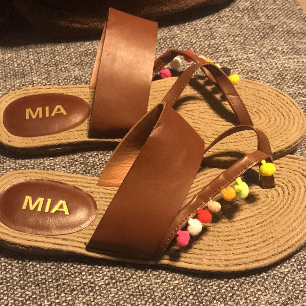 Mia Kelly Sandals - Picture 3 of 6